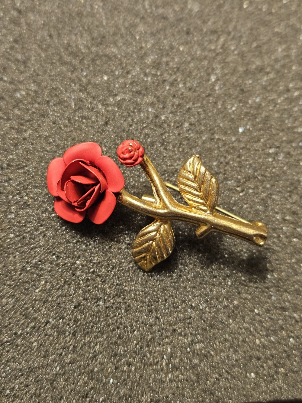 Vintage Gold-Tone Rose Brooch with Red Flower Accent.